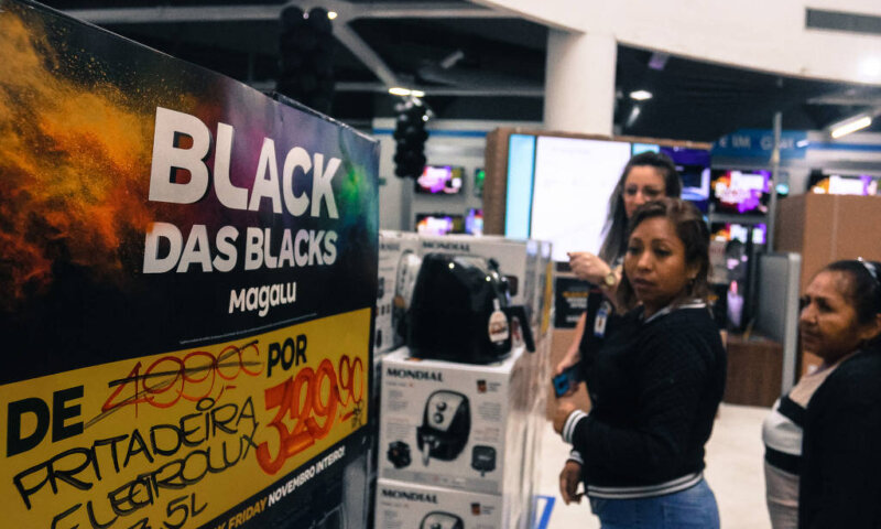 Empregos: 450 mil contratações temporárias para Black Friday e Natal; veja empresas com seleções abertas