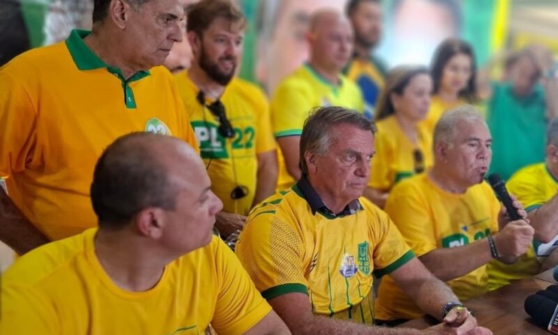 Homem é levado para a delegacia após postar ameaças contra Bolsonaro em João Pessoa