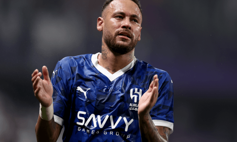 Neymar fecha acordo de 6 meses com o Santos e está de volta ao futebol brasileiro após 12 anos