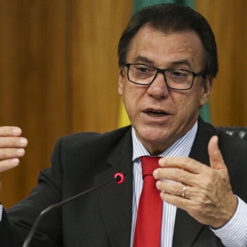 Escala 6×1 pode acabar em 2026? Ministro do Trabalho defende jornada semanal de 40 horas