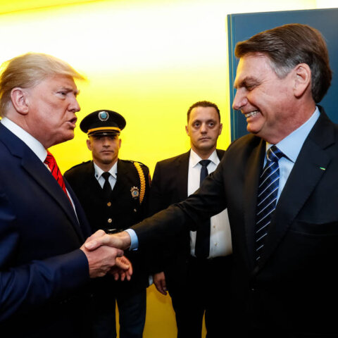 Governo Trump reage contra prisão de Bolsonaro e fala em responsabilizar quem colaborar com ‘condutas’ do ministro