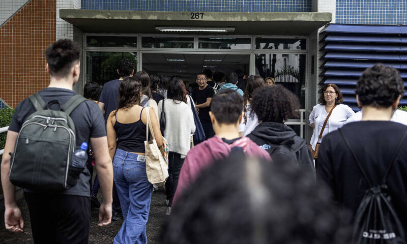 Enem 2024 tem segundo dia de provas com questões de ciências da natureza e matemática