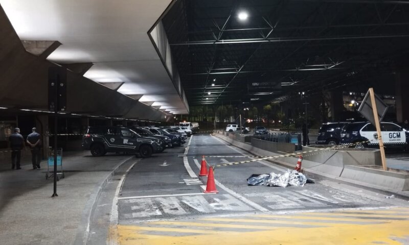 PMs que faziam escolta do empresário executado pelo PCC no aeroporto levantam suspeitas,diz policia