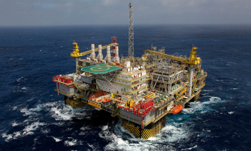 Petrobras descobre nova camada de óleo no pré-sal da Bacia de Santos