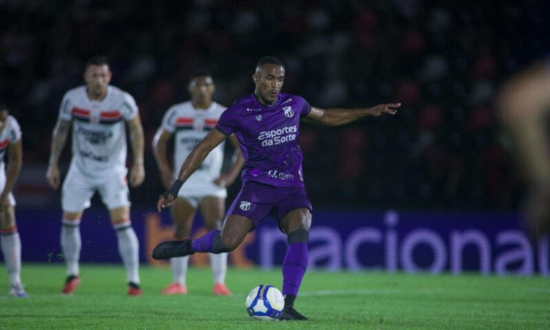 Jogando no Estádio Santa Cruz, Ceará goleia o Botafogo-SP  e toma vaga do Sport no  G-4 da Série B; veja gols