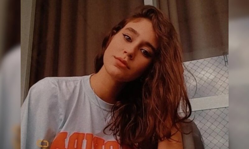 Jovem de 22 anos morre ao ser arrastada cerca de 50 metros por caminhão