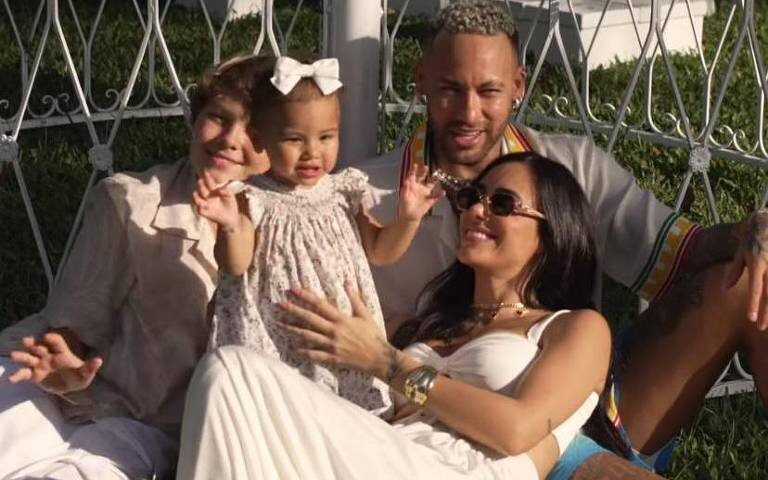 Neymar e Bruna Biancardi anunciam nova gravidez e fazem chá revelação