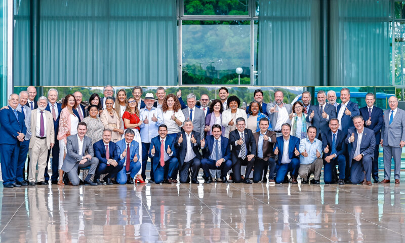 Lula faz última reunião do ano com todos os ministros