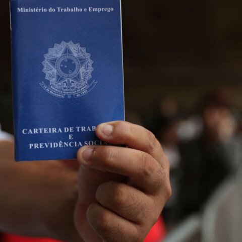 Brasil tem saldo positivo de 148,9 mil novos postos de trabalho com carteira assinada