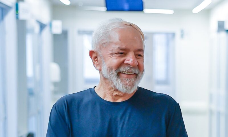 Após alta hospitalar, Lula conta como foi o acidente e diz que está ‘voltando para casa tranquilo’