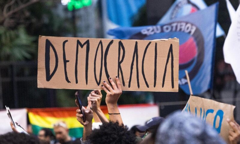69% preferem a democracia no Brasil e 8% a ditadura, diz pesquisa Datafolha