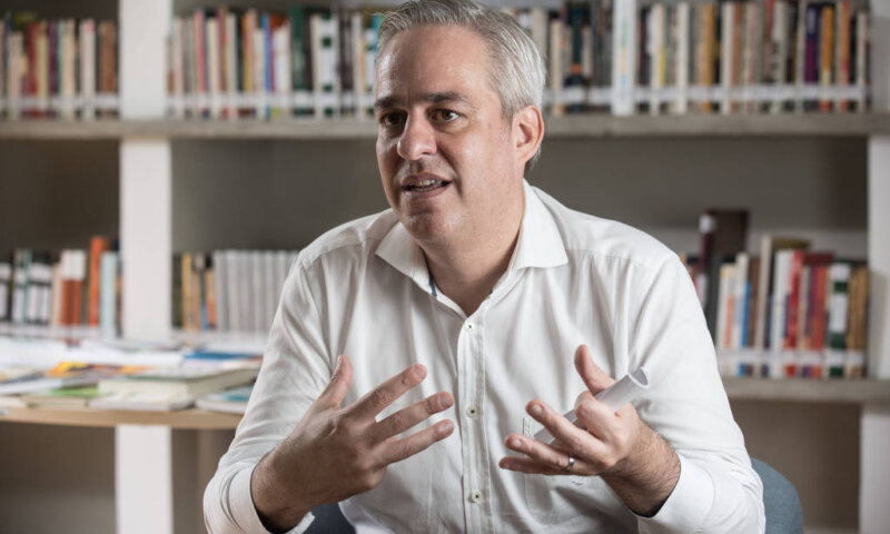 Secretário de Educação diz que pediu demissão para ‘ficar mais próximo da família’