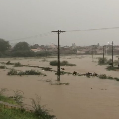 Apac: Rio Pirangi na Mata Sul atinge cota de Alerta e 3 municípios estão com risco de inundação em Pernambuco