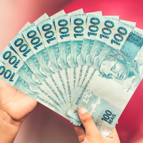 Governo confirma novo mínimo de R$ 1.621 já no pagamento de fevereiro