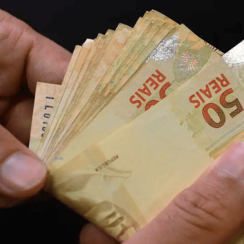 Desenrola Brasil 2.0 vai oferecer descontos de 30% até 90% e focar em dívidas com cartão, cheque especial, crédito pessoal e Fies,diz governo