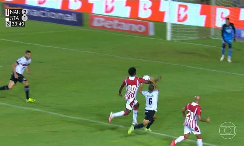 Comissão de arbitragem reconhece toque de mão de Bruno Mezenga e afasta árbitra e assistente por tempo indeterminado