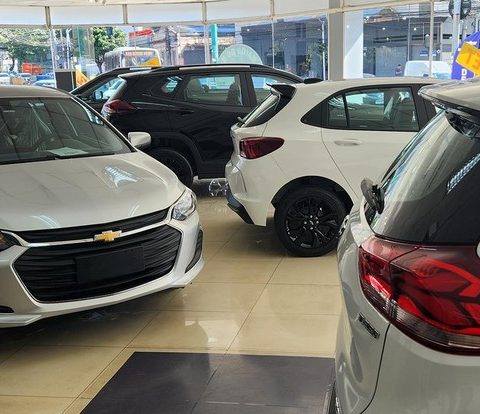 Venda de carros cresce acima das expectativas no primeiro semestre