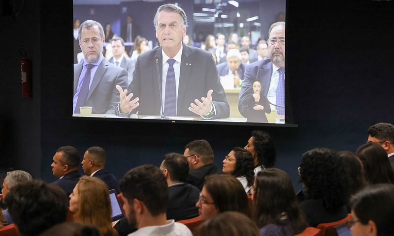 Julgamento de Bolsonaro: STF recebe mais de 3 mil pedidos de pessoas para ver julgamento no plénário