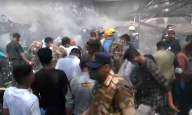 Avião com mais de 200 a bordo com destino a Londres, no Reino Unido, cai