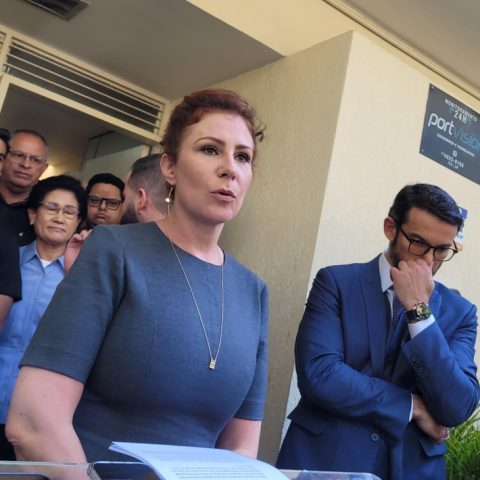 Moraes determina prisão preventiva de Carla Zambelli bloqueio de bens e inclusão em lista da Interpol