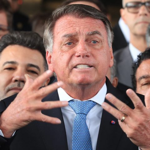 Bolsonaro recorre e pede  que STF reconheça que ele desistiu do plano de golpe e  pede que STF reconheça recuo