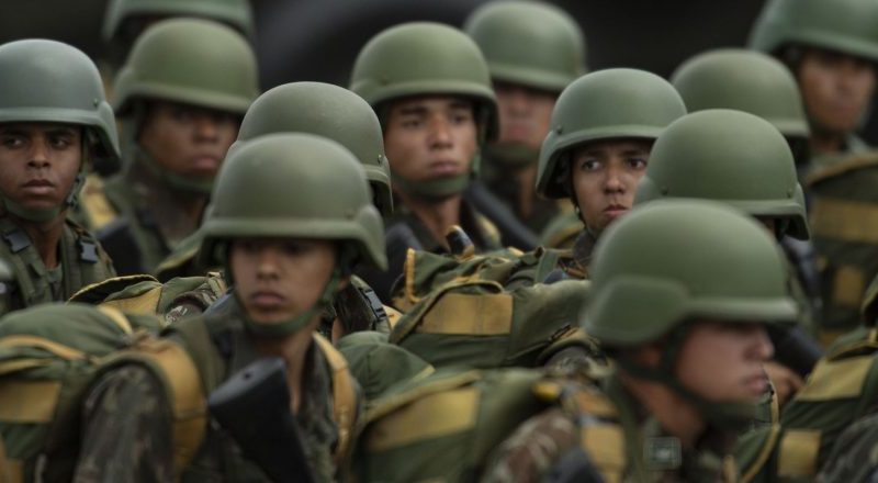 Senadores aprovam MP que aumenta vencimento de militares