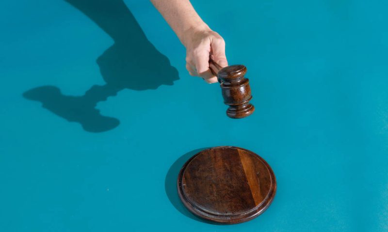 Justiça decide e determina divisão da pensão do INSS em caso de união poliafetiva