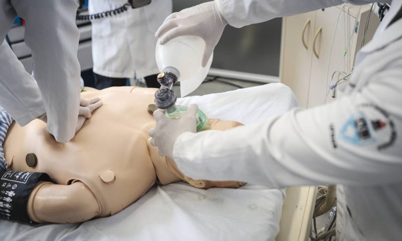 MEC irá suspender vestibular e vetar ampliação de cursos de medicina mal-avaliados