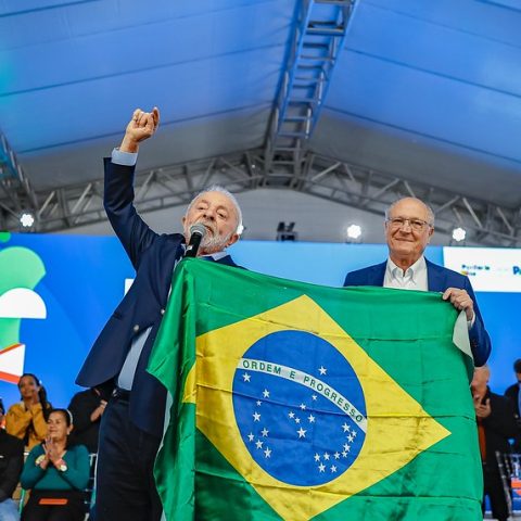 Lula anuncia nesta quarta R$ 30 bilhões para empresas afetadas por tarifaço