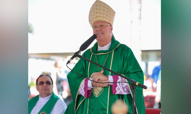 Quais são as acusações de abuso e estupro que pesam sobre o Bispo Dom Mauro dos Santos?