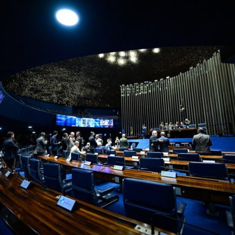 Senado aprova isenção do IR para 2 salários mínimos e texto vai à sanção