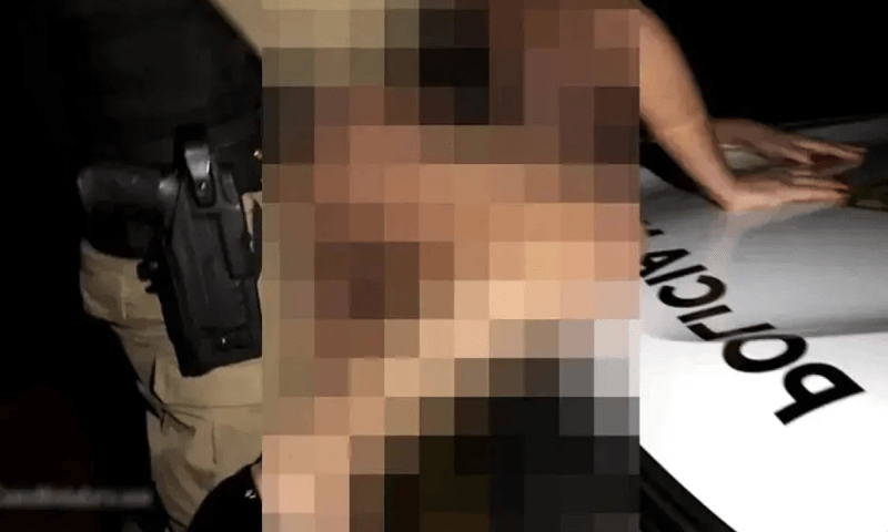 “Sua esposa ela? Linda, hein”: Vídeo mostra abordagem de PM que terminou com ato sexual no capô da viatura