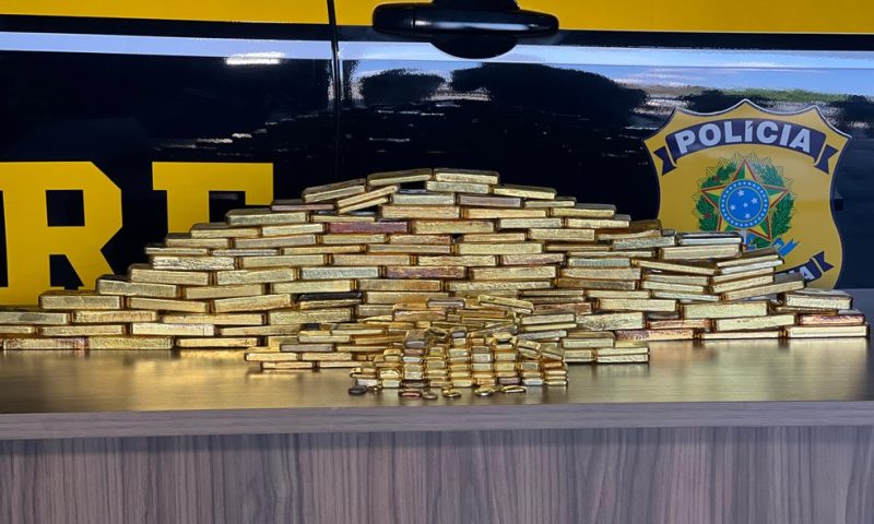 PRF faz maior apreensão de ouro da história do Brasil: R$ 60 milhões em barras de ouro escondidas em uma Hilux