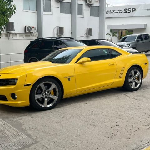 Dez advogados são alvo de operação que investiga fraudes em processos judiciais; polícia apreende veículos de luxo