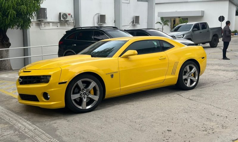 Dez advogados são alvo de operação que investiga fraudes em processos judiciais; polícia apreende veículos de luxo