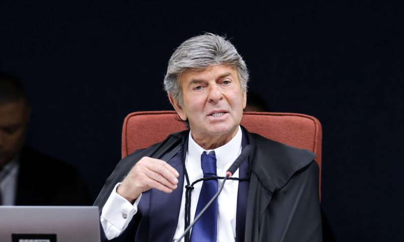 Fux vota para absolver Bolsonaro de todos os crimes; placar é de 2 x 1  pela condenação