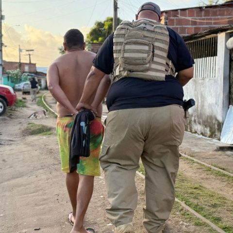 Criminosos que cobravam taxas a empresas de internet são alvos de operação em Pernambuco