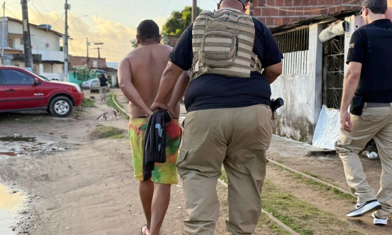 Criminosos que cobravam taxas a empresas de internet são alvos de operação em Pernambuco