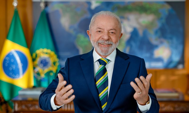 Aprovação de Lula cresce para 33%, desaprovação recua,diz pesquisa Datafolha