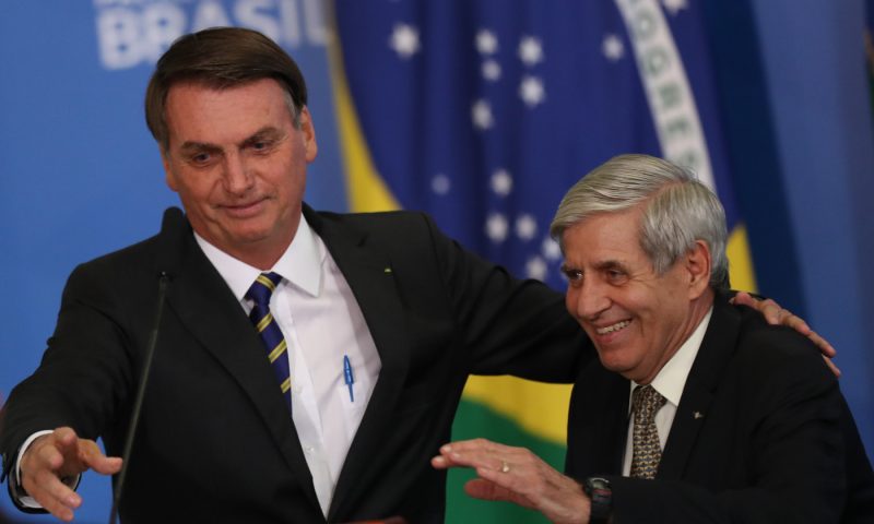 Trama golpista: 2º dia de julgamento no STF tem defesa de Bolsonaro e General Heleno