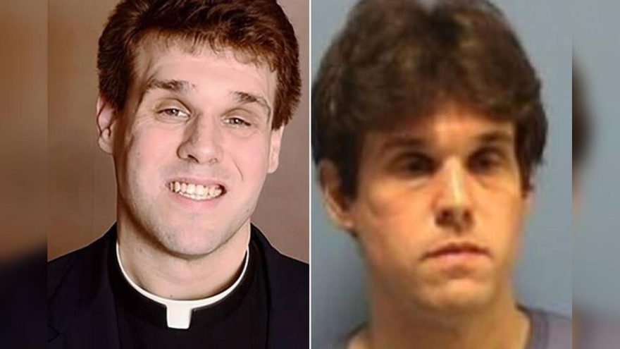 Caso de padre flagrado fazendo sexo com duas mulheres em altar de igreja tem reviravolta