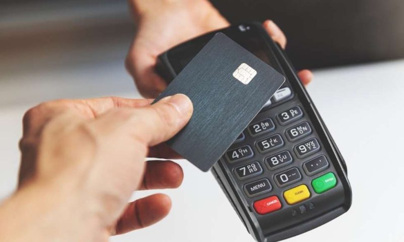 Golpe do toque fantasma rouba dados do cartão por aproximação; veja como funciona