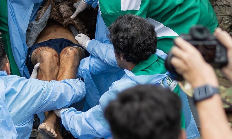 Operação contra Comando Vermelho tem ao menos 64 mortos, barricadas e bombas lançadas por drones