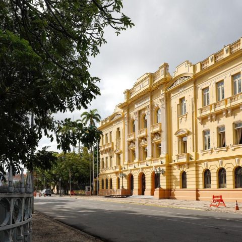 Após críticas por falta de cotas raciais,Governo suspende inscrições para o Concurso Público Unificado