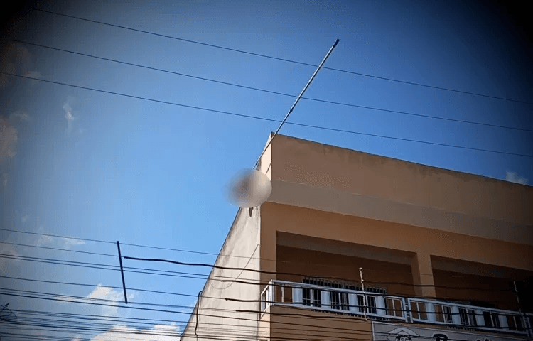 Mulher morre de choque elétrico enquanto limpava placas solares em Panelas, PE