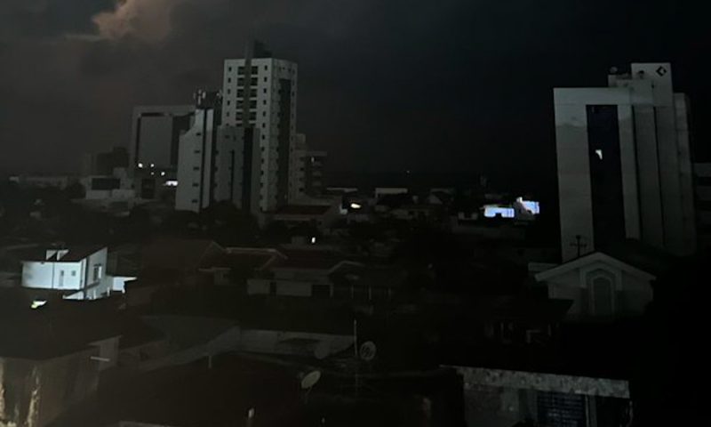 Apagão durante madrugada atingiu cerca de 600 mil pessoas em cidades do Agreste e do litoral pernambucano, diz Neoenergia
