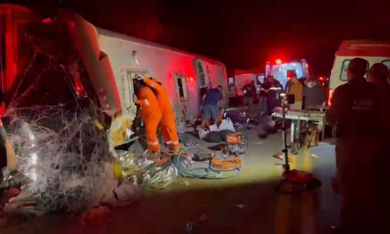 Acidente com 17 mortos em Pernambuco: ônibus levava mais passageiros que o declarado