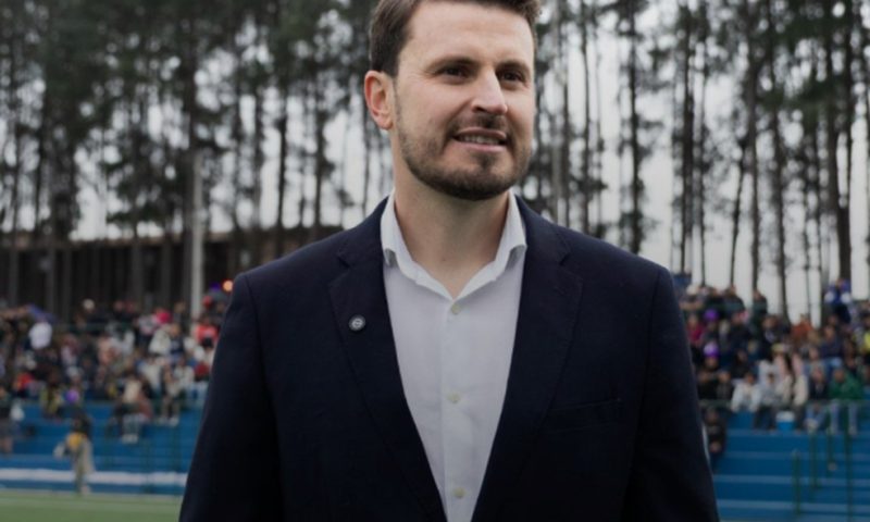 Prefeito é preso em operação que mira fraudes e desvios de recursos públicos na saúde