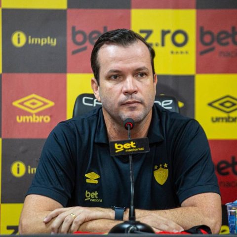 Na lanterna do Brasileirão, Sport anuncia saída do técnico Daniel Paulista