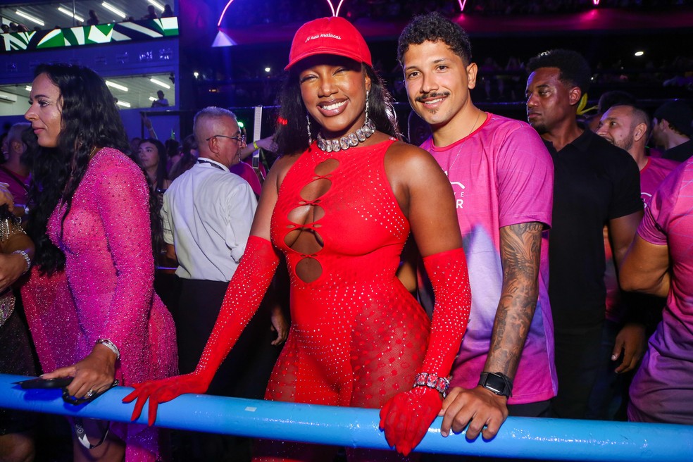 Iza surge em jantar após terminar relacionamento com Yuri Lima; veja